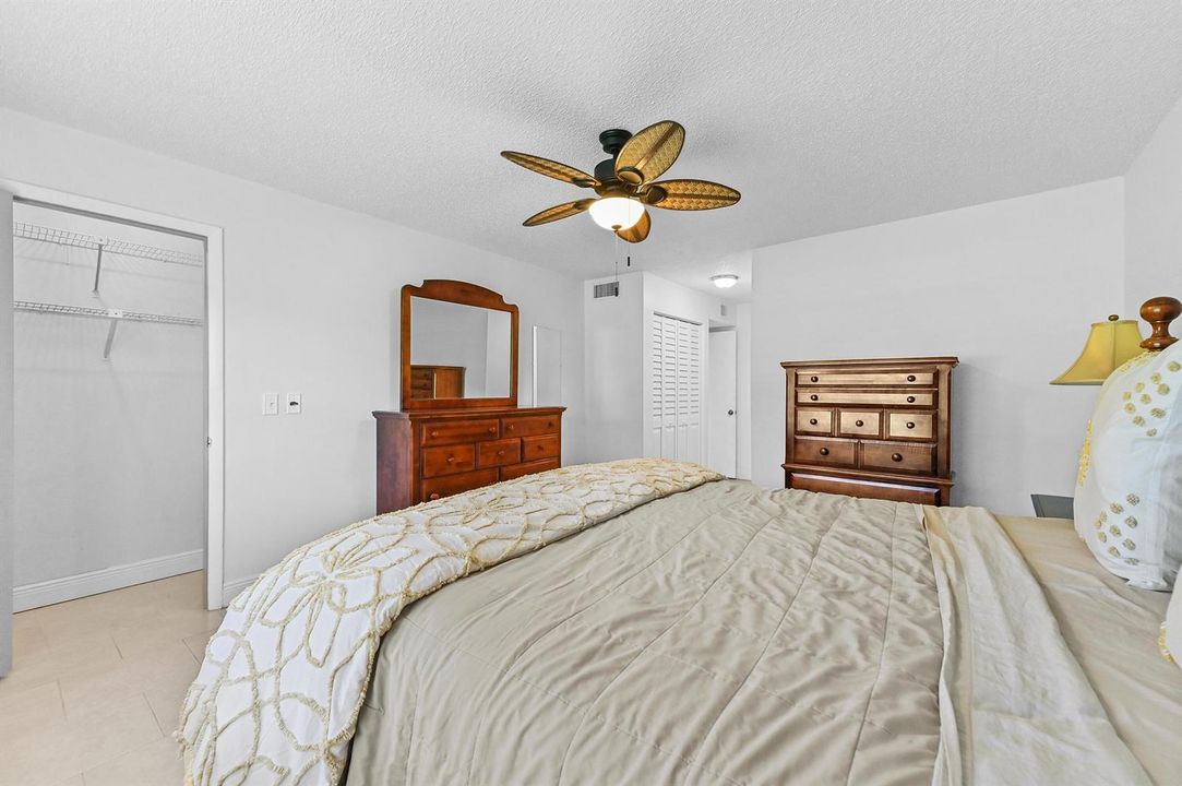21 Bedroom 02