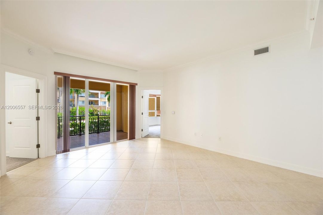 For Rent: $3,350 (2 beds, 2 baths, 1283 Square Feet)