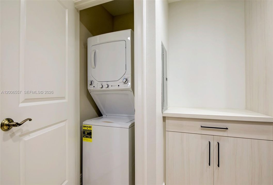 For Rent: $3,350 (2 beds, 2 baths, 1283 Square Feet)