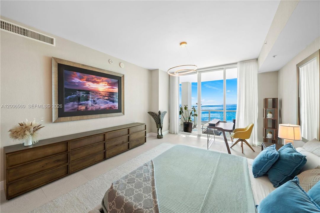 For Sale: $16,900,000 (3 beds, 3 baths, 3497 Square Feet)