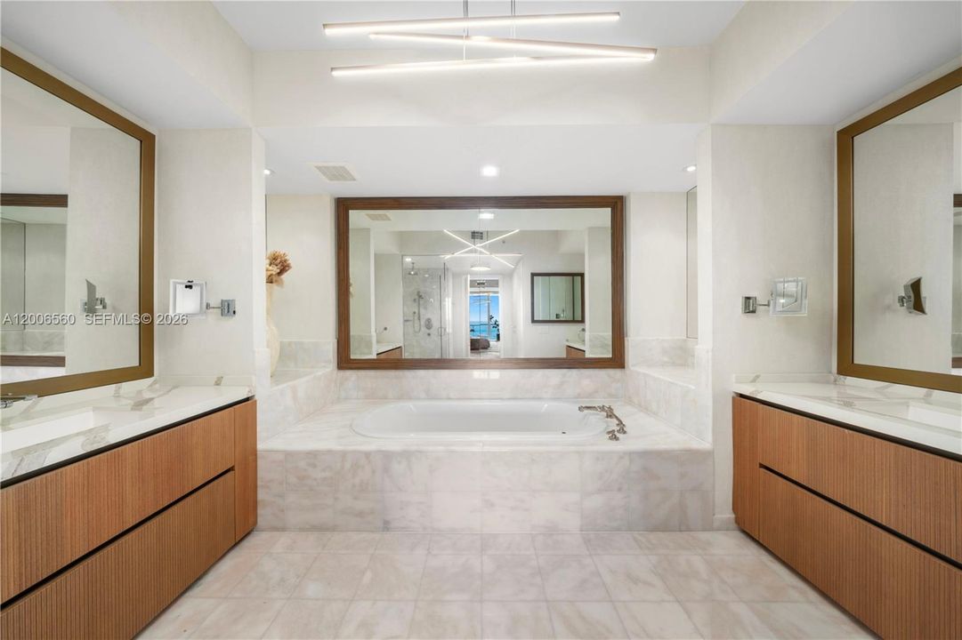 For Sale: $16,900,000 (3 beds, 3 baths, 3497 Square Feet)