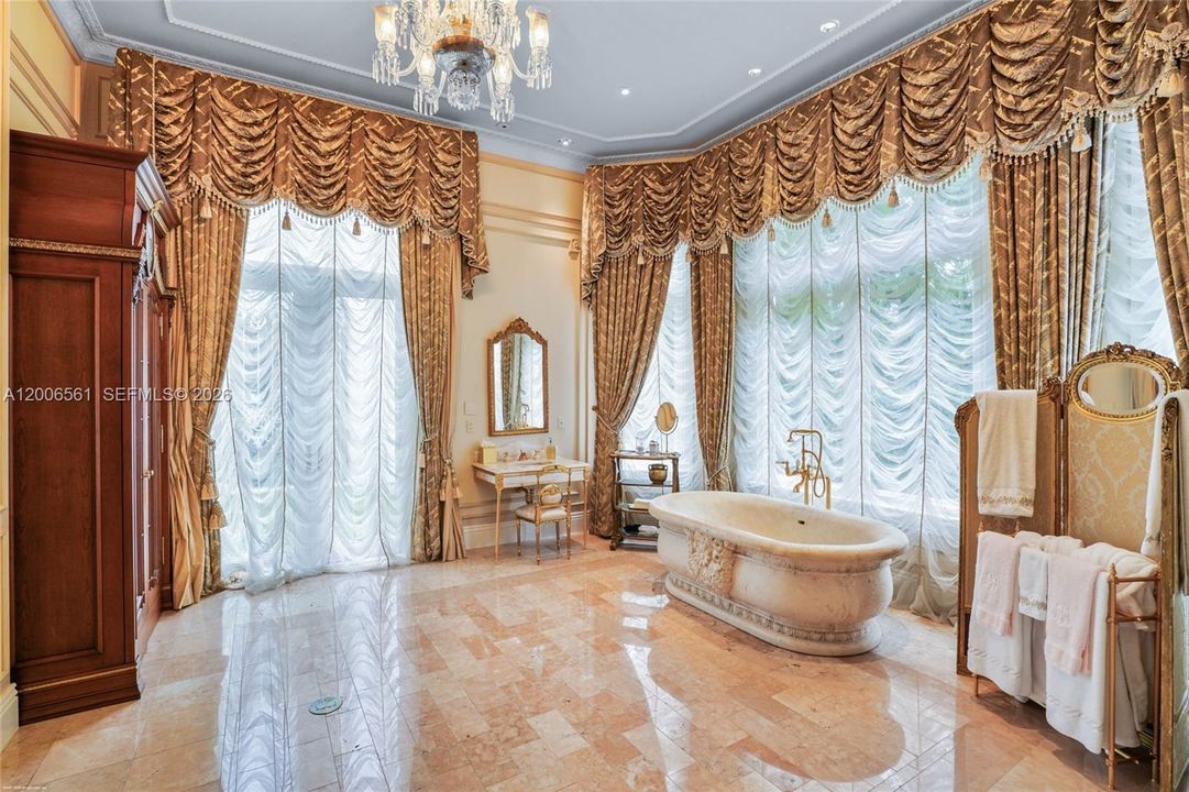 For Sale: $20,000,000 (8 beds, 8 baths, 14749 Square Feet)