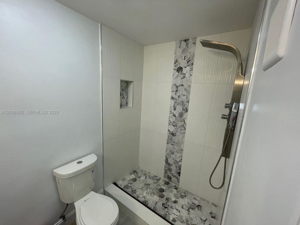 Active With Contract: $349,999 (3 beds, 2 baths, 1510 Square Feet)