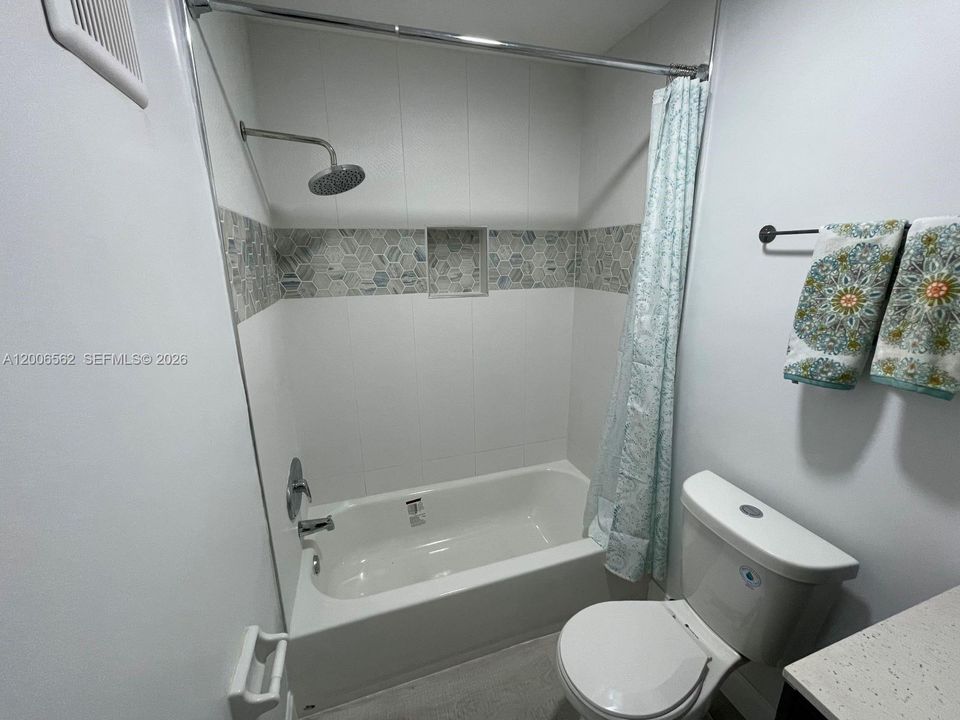Active With Contract: $349,999 (3 beds, 2 baths, 1510 Square Feet)