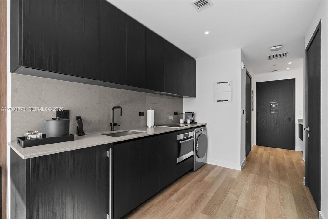For Sale: $369,000 (0 beds, 1 baths, 275 Square Feet)
