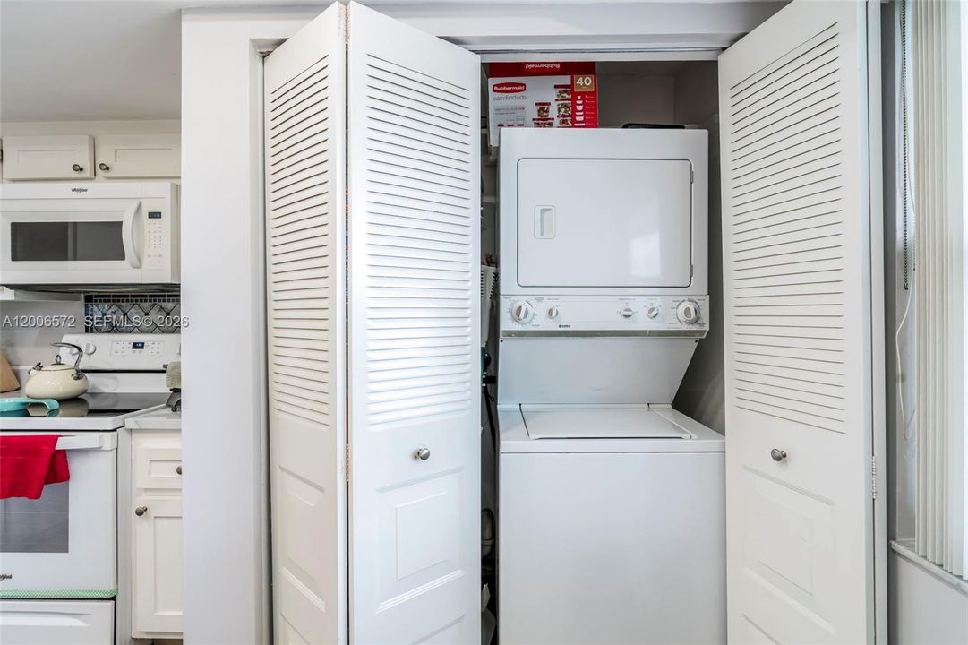 Active With Contract: $144,000 (2 beds, 2 baths, 1000 Square Feet)
