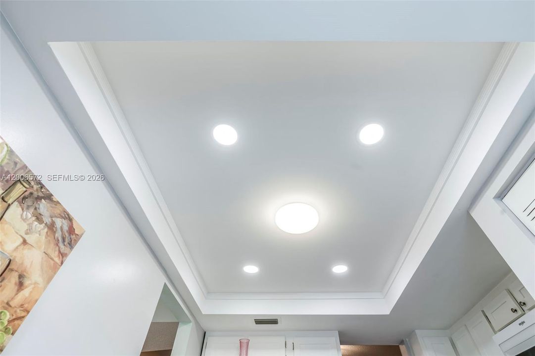 Active With Contract: $144,000 (2 beds, 2 baths, 1000 Square Feet)