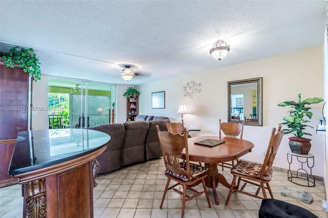 Active With Contract: $144,000 (2 beds, 2 baths, 1000 Square Feet)