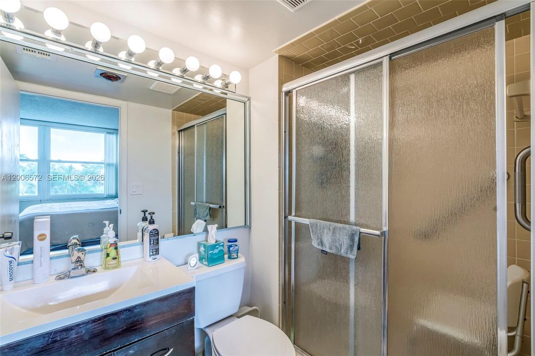 Active With Contract: $144,000 (2 beds, 2 baths, 1000 Square Feet)