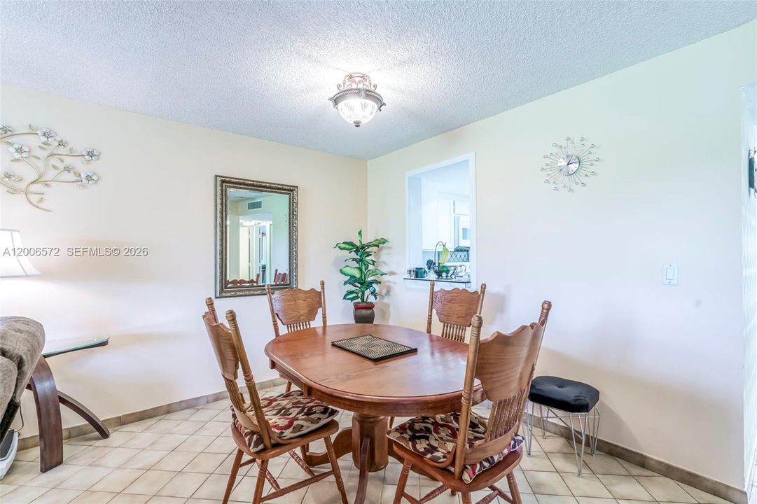 Active With Contract: $144,000 (2 beds, 2 baths, 1000 Square Feet)