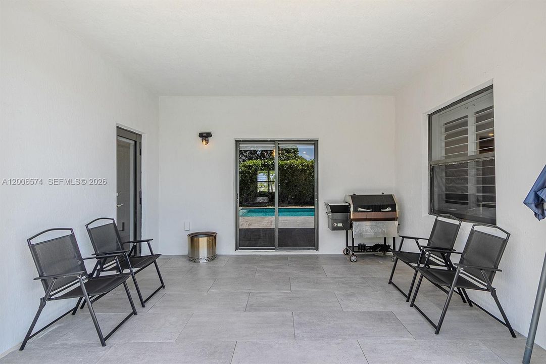 Activo con contrato: $1,199,900 (5 camas, 4 baños, 2845 Pies cuadrados)