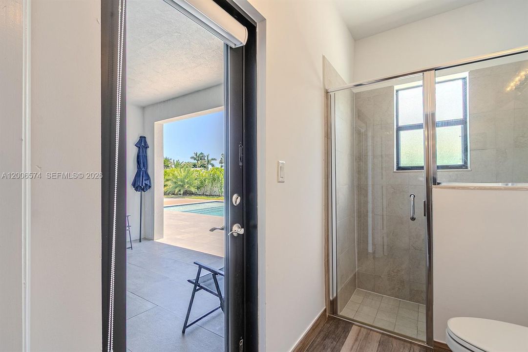 Activo con contrato: $1,199,900 (5 camas, 4 baños, 2845 Pies cuadrados)