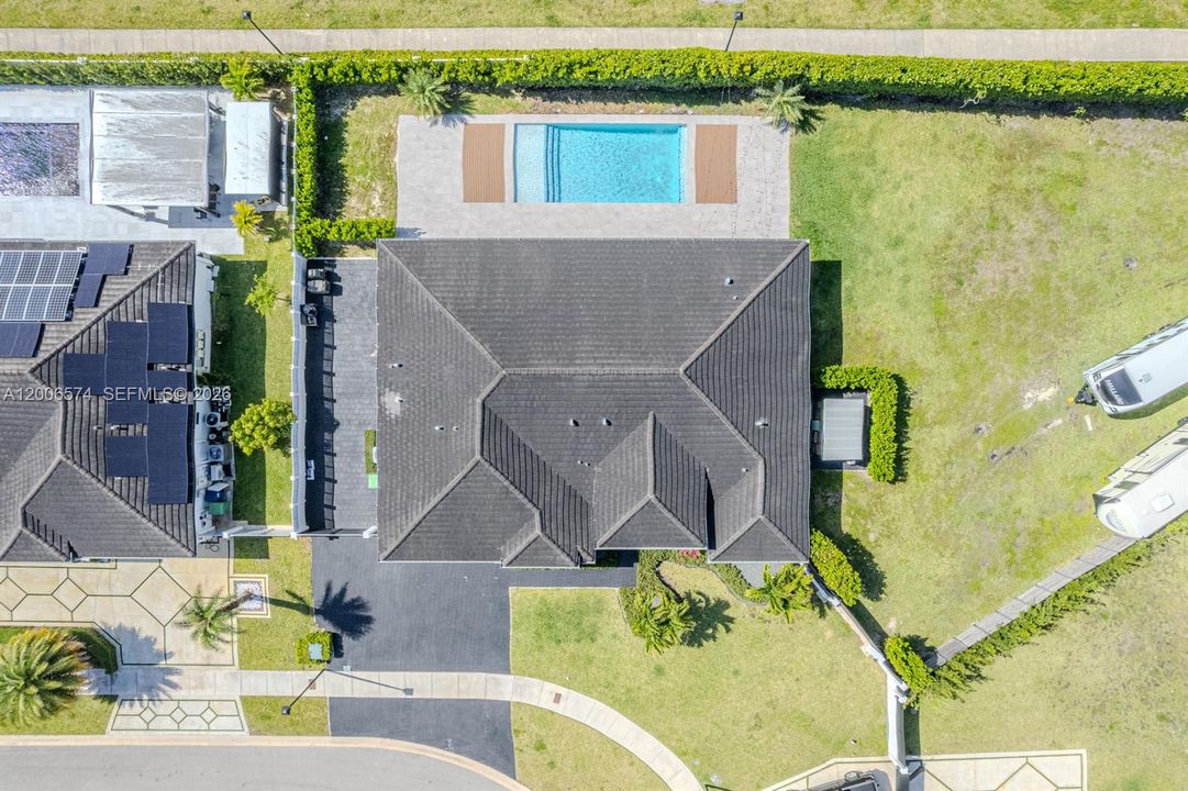 Activo con contrato: $1,199,900 (5 camas, 4 baños, 2845 Pies cuadrados)