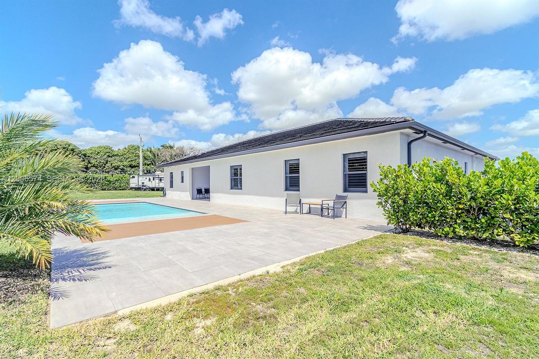 Activo con contrato: $1,199,900 (5 camas, 4 baños, 2845 Pies cuadrados)