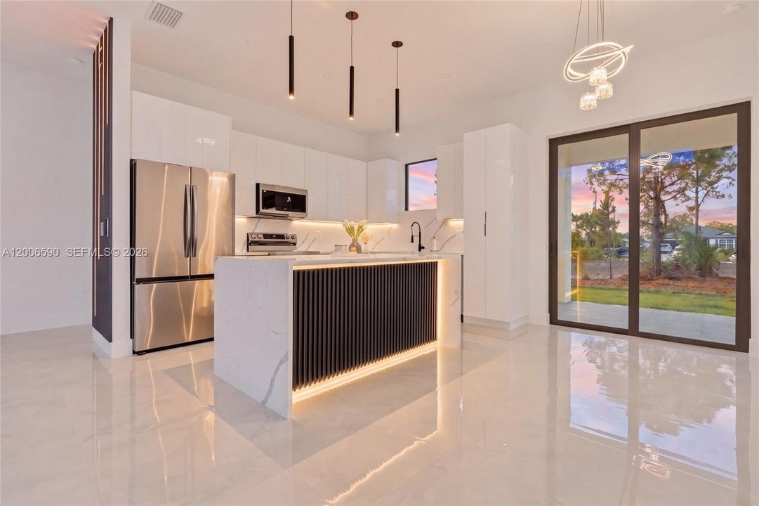 Activo con contrato: $324,900 (3 camas, 2 baños, 1315 Pies cuadrados)