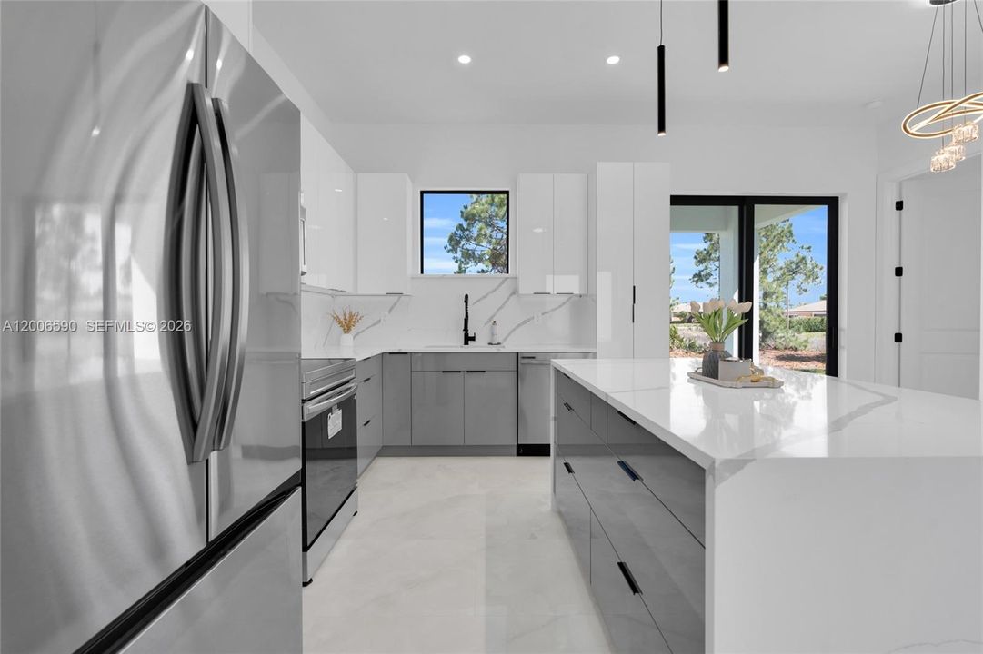 Activo con contrato: $324,900 (3 camas, 2 baños, 1315 Pies cuadrados)