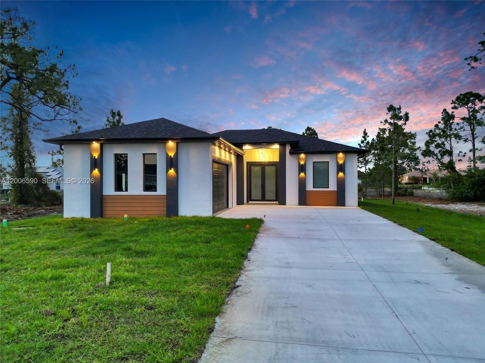 Activo con contrato: $324,900 (3 camas, 2 baños, 1315 Pies cuadrados)
