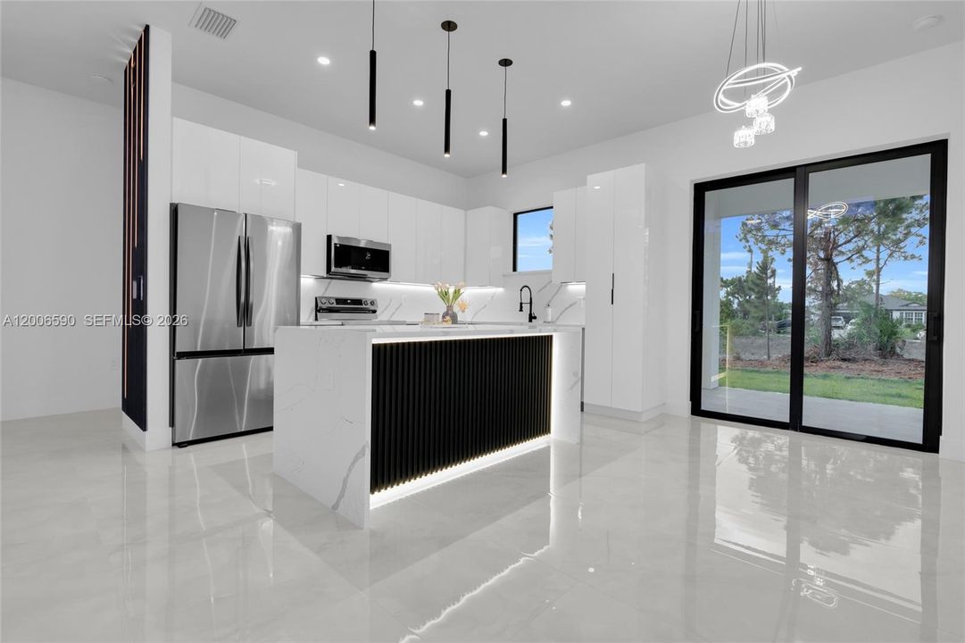 Activo con contrato: $324,900 (3 camas, 2 baños, 1315 Pies cuadrados)