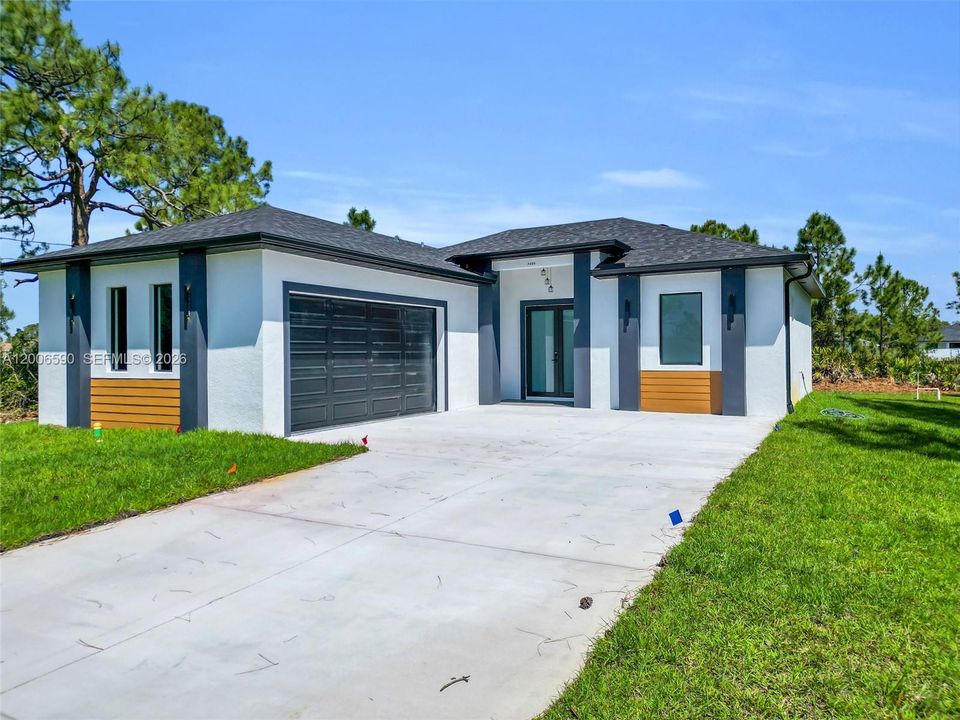 Activo con contrato: $324,900 (3 camas, 2 baños, 1315 Pies cuadrados)