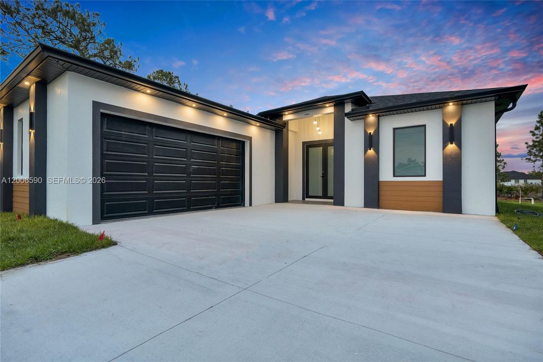 Activo con contrato: $324,900 (3 camas, 2 baños, 1315 Pies cuadrados)