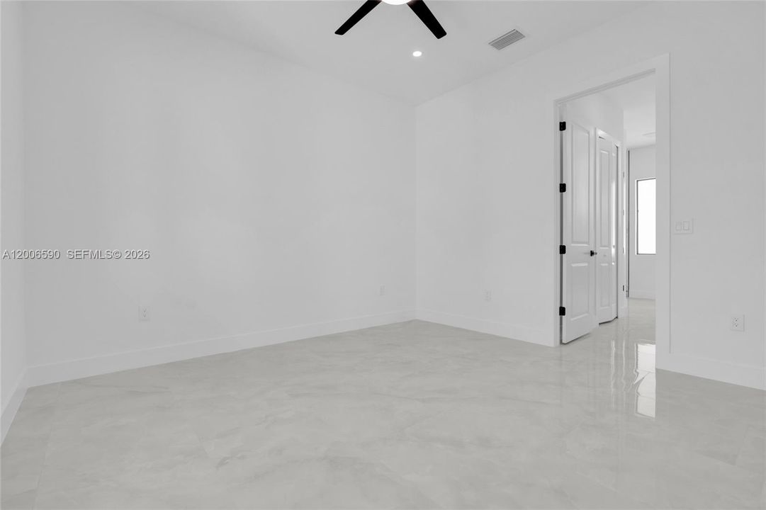 Activo con contrato: $324,900 (3 camas, 2 baños, 1315 Pies cuadrados)