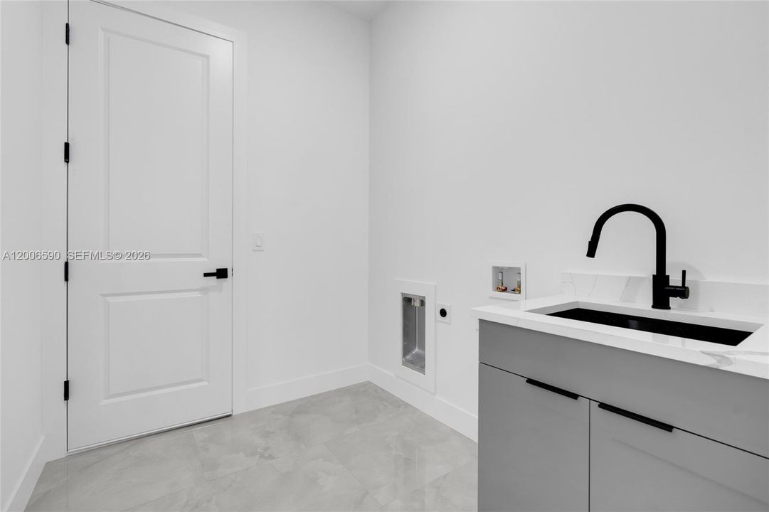 Activo con contrato: $324,900 (3 camas, 2 baños, 1315 Pies cuadrados)