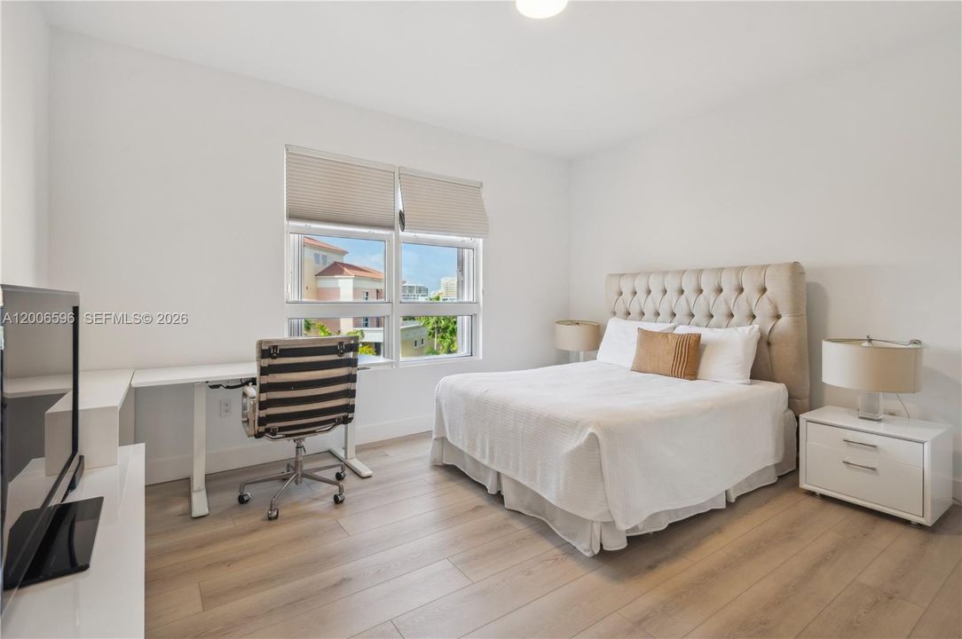 В аренду: $16,000 (3 спален, 3 ванн, 2220 Квадратных фут)