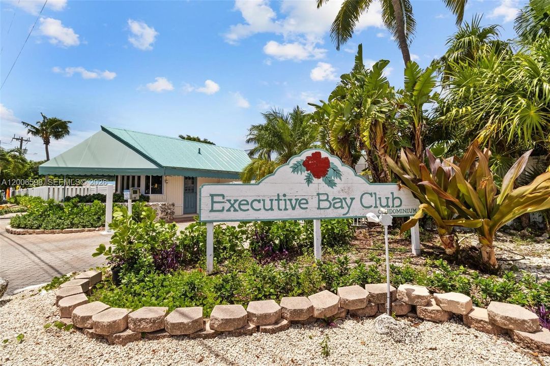 For Sale: $629,000 (2 beds, 2 baths, 1337 Square Feet)