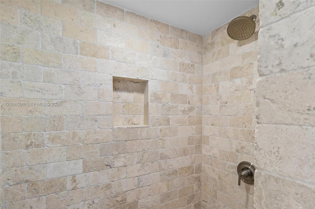 For Sale: $629,000 (2 beds, 2 baths, 1337 Square Feet)