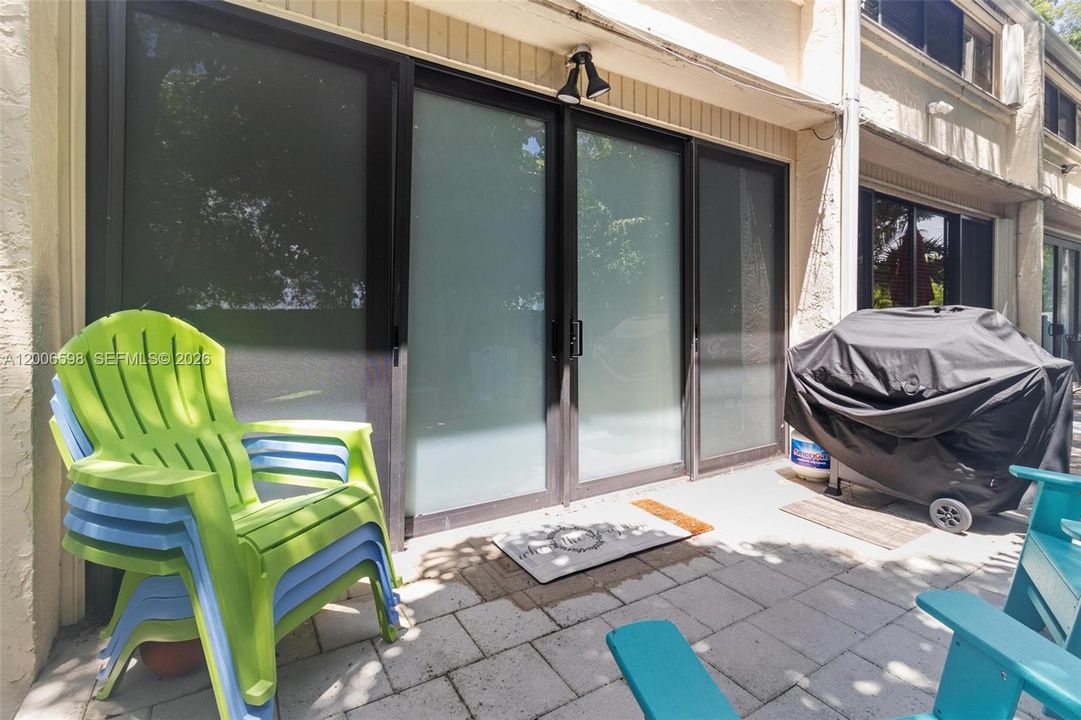 For Sale: $629,000 (2 beds, 2 baths, 1337 Square Feet)