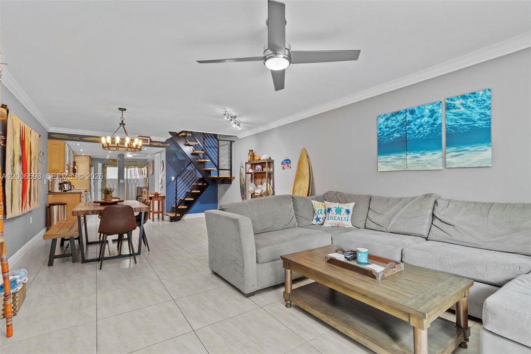 For Sale: $629,000 (2 beds, 2 baths, 1337 Square Feet)