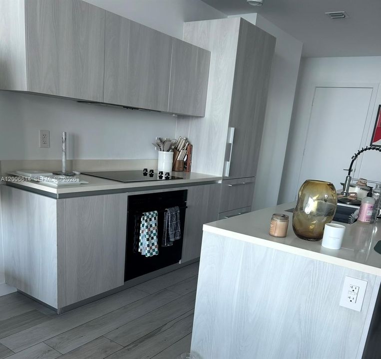 В аренду: $10,995 (2 спален, 3 ванн, 1143 Квадратных фут)