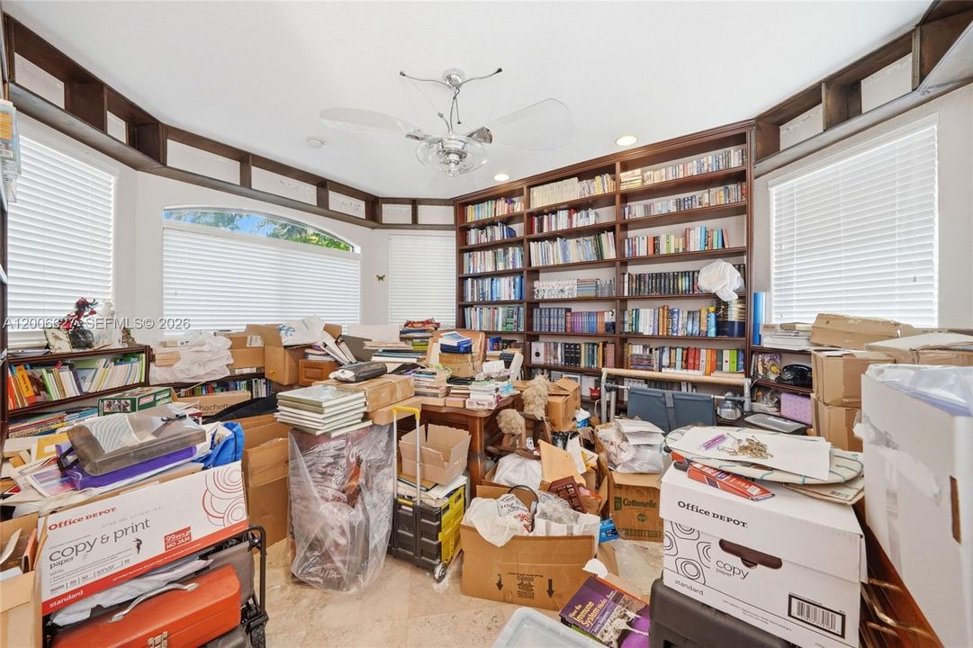 Недавно продано: $2,225,000 (5 спален, 4 ванн, 3914 Квадратных фут)