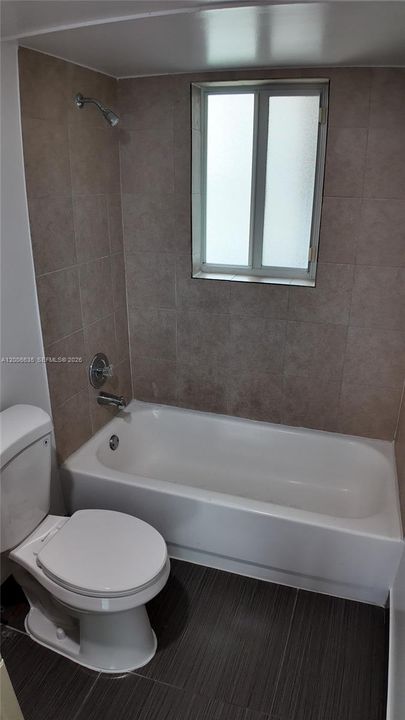 Activo con contrato: $1,700 (1 camas, 1 baños, 434568 Pies cuadrados)