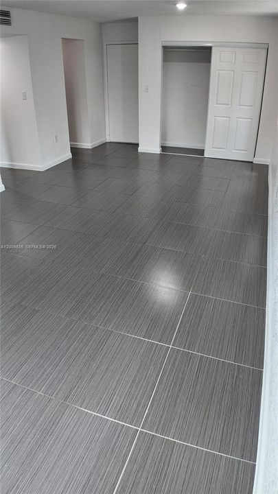 Activo con contrato: $1,700 (1 camas, 1 baños, 434568 Pies cuadrados)