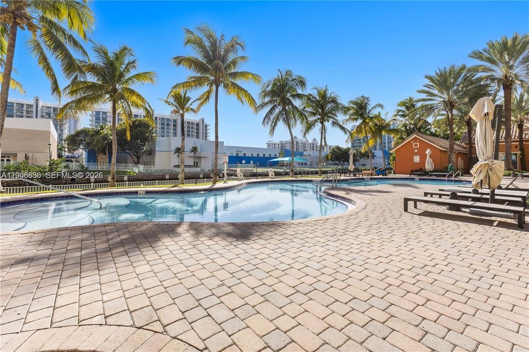 For Sale: $545,000 (2 beds, 2 baths, 1730 Square Feet)