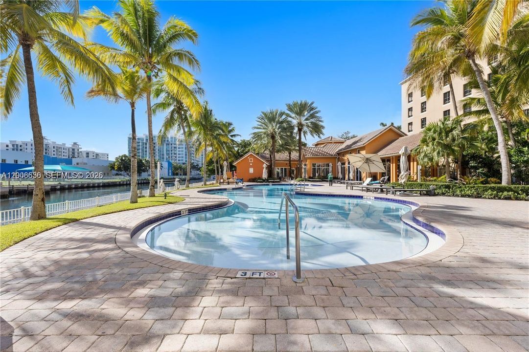For Sale: $545,000 (2 beds, 2 baths, 1730 Square Feet)