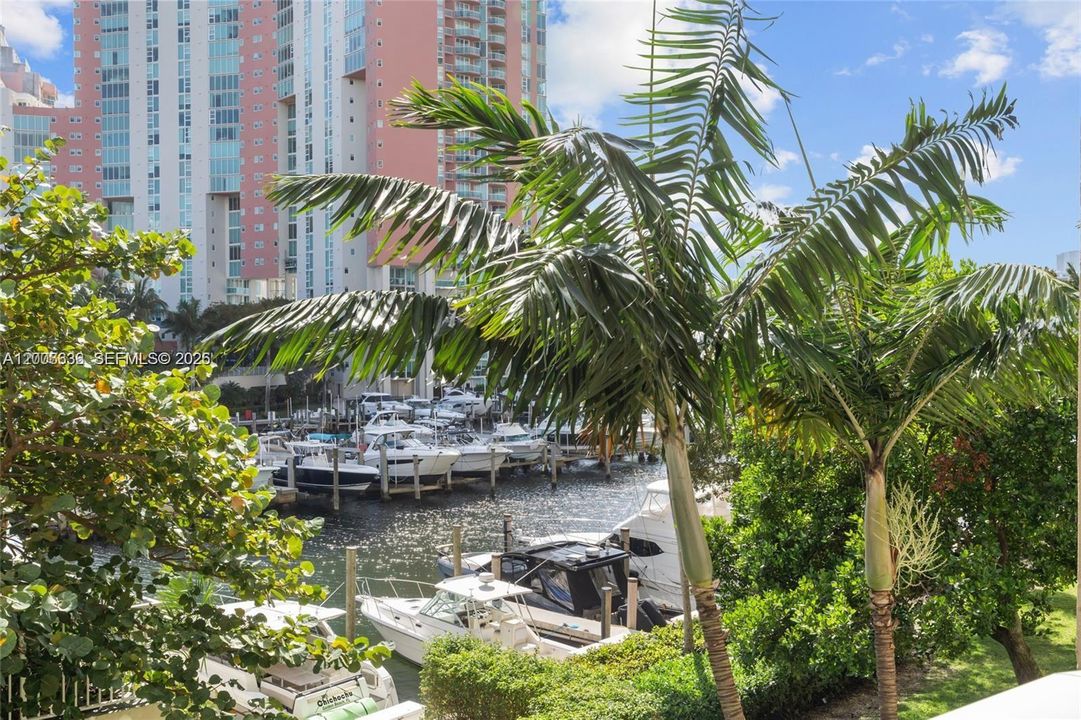 For Sale: $545,000 (2 beds, 2 baths, 1730 Square Feet)
