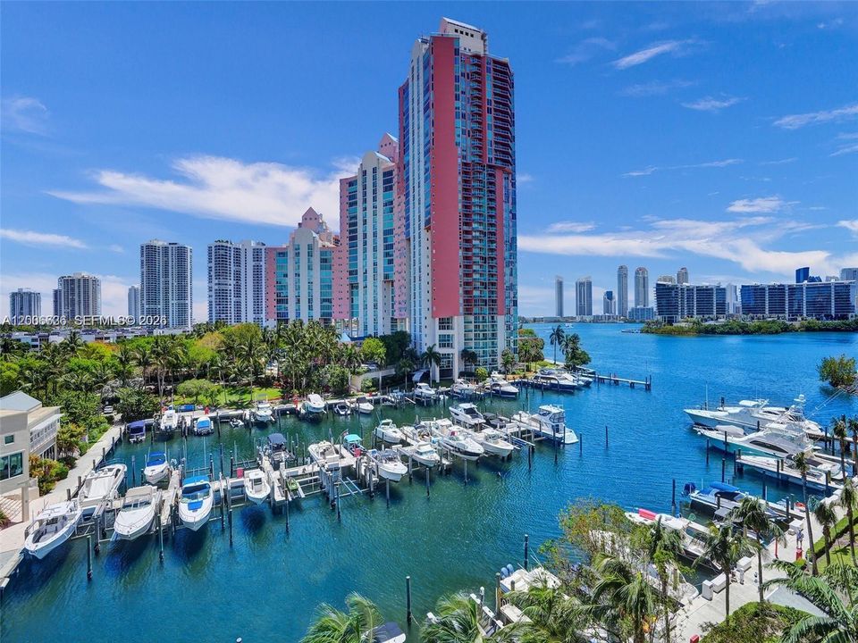 For Sale: $545,000 (2 beds, 2 baths, 1730 Square Feet)