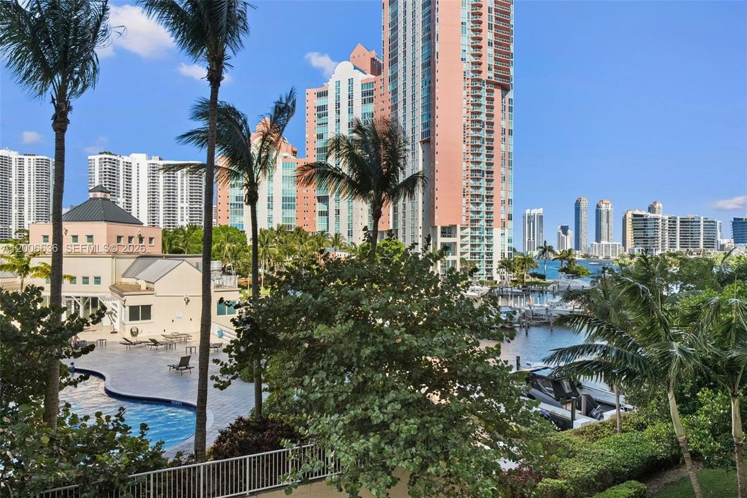 For Sale: $545,000 (2 beds, 2 baths, 1730 Square Feet)