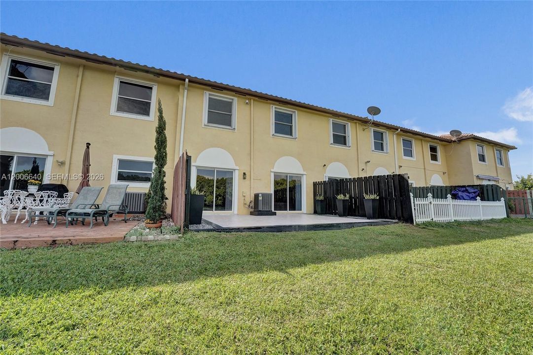 For Sale: $534,900 (3 beds, 2 baths, 1601 Square Feet)
