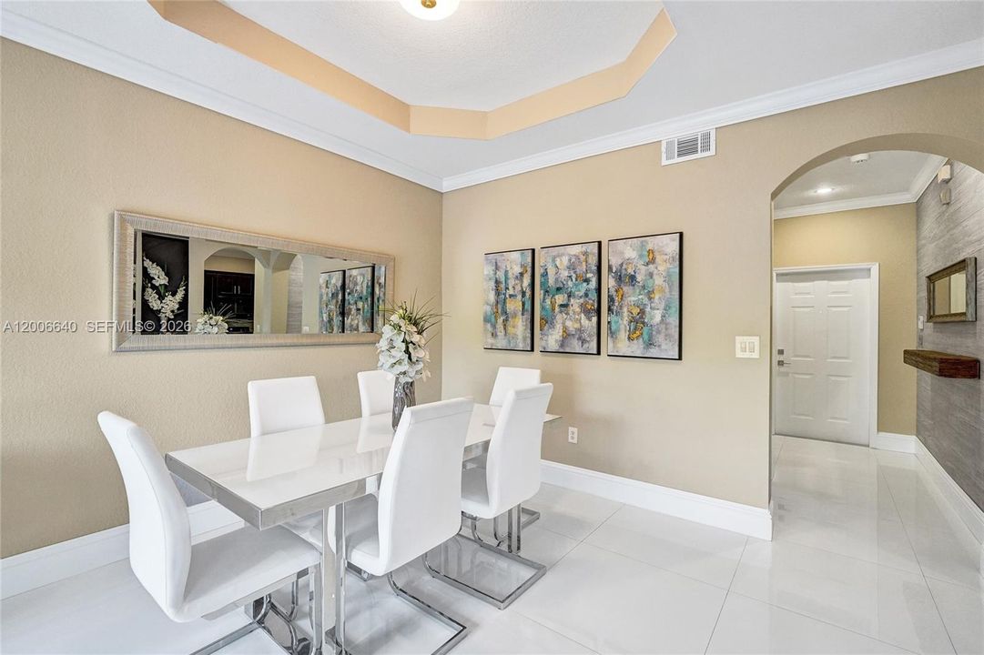 For Sale: $534,900 (3 beds, 2 baths, 1601 Square Feet)
