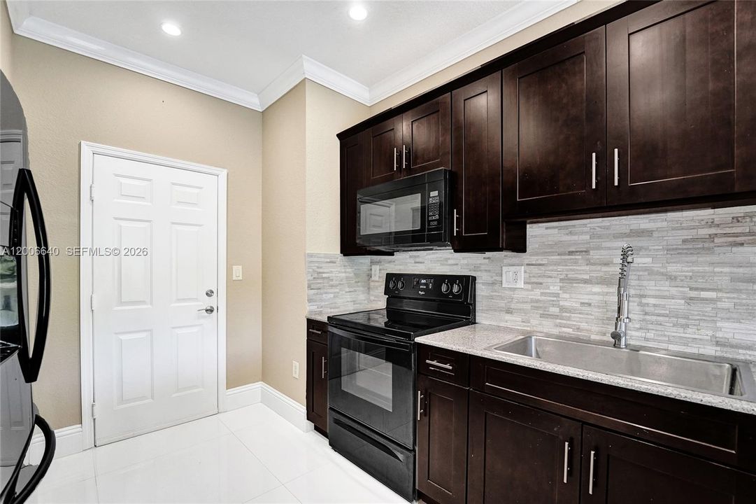 For Sale: $534,900 (3 beds, 2 baths, 1601 Square Feet)