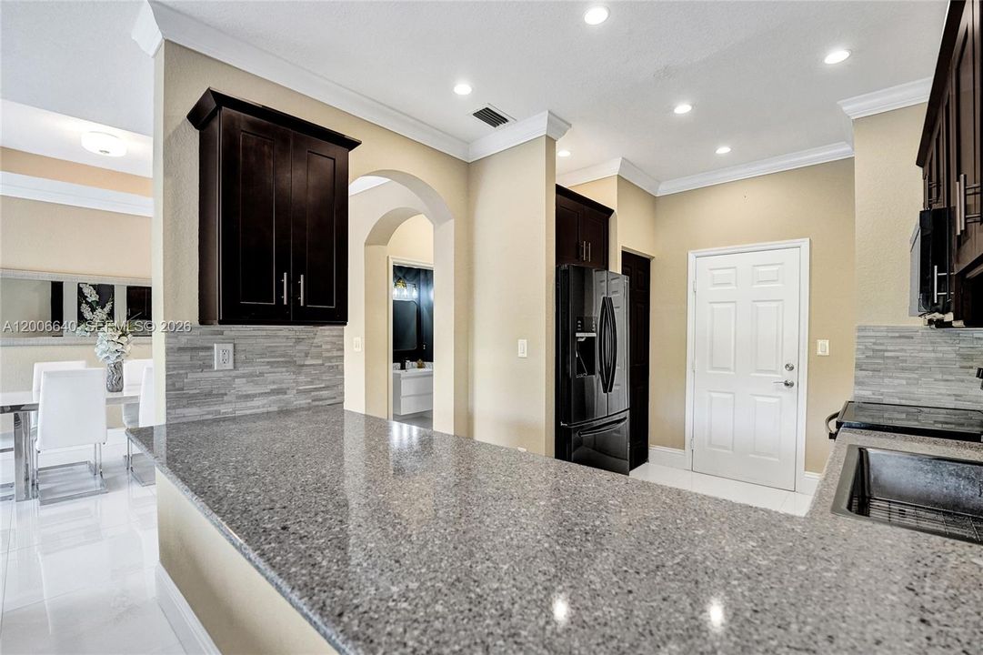 For Sale: $534,900 (3 beds, 2 baths, 1601 Square Feet)