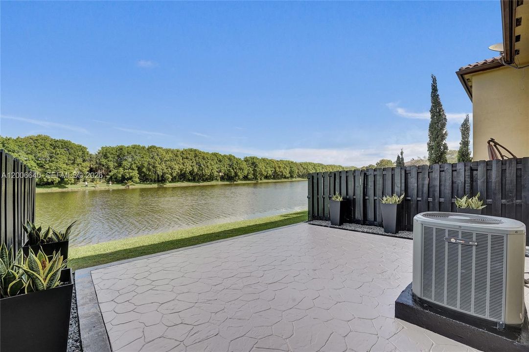 For Sale: $534,900 (3 beds, 2 baths, 1601 Square Feet)