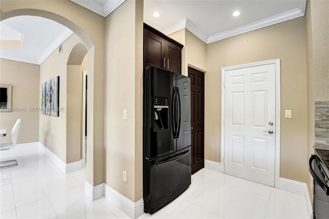 For Sale: $534,900 (3 beds, 2 baths, 1601 Square Feet)