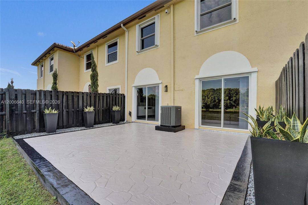 For Sale: $534,900 (3 beds, 2 baths, 1601 Square Feet)