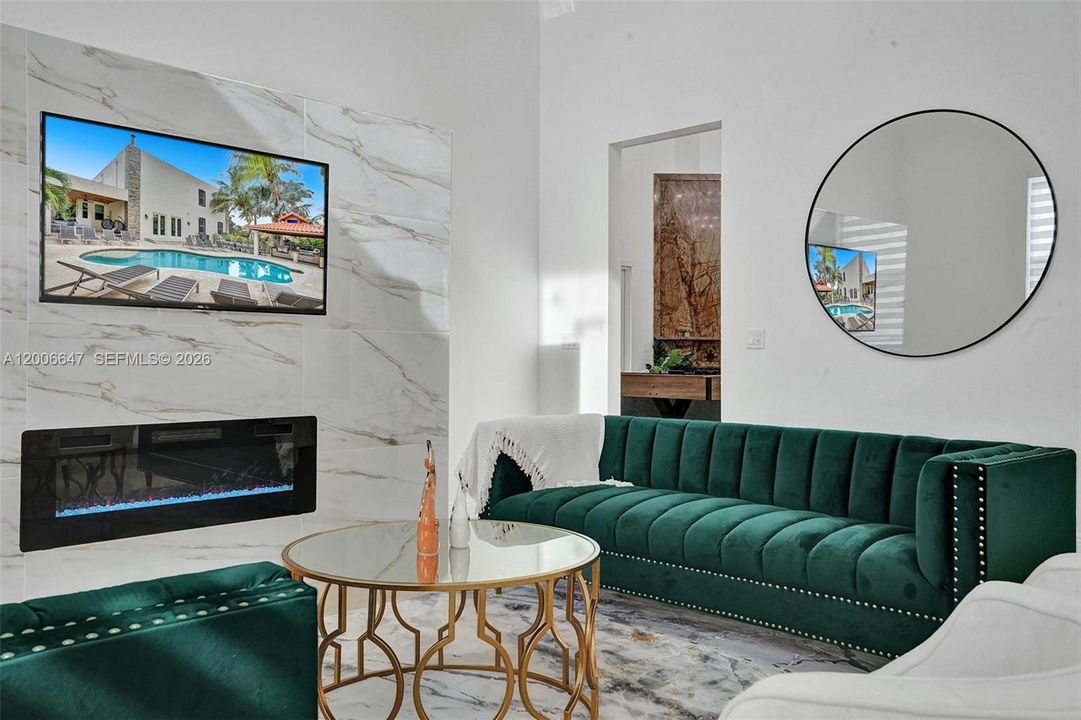 В аренду: $18,995 (9 спален, 6 ванн, 8368 Квадратных фут)