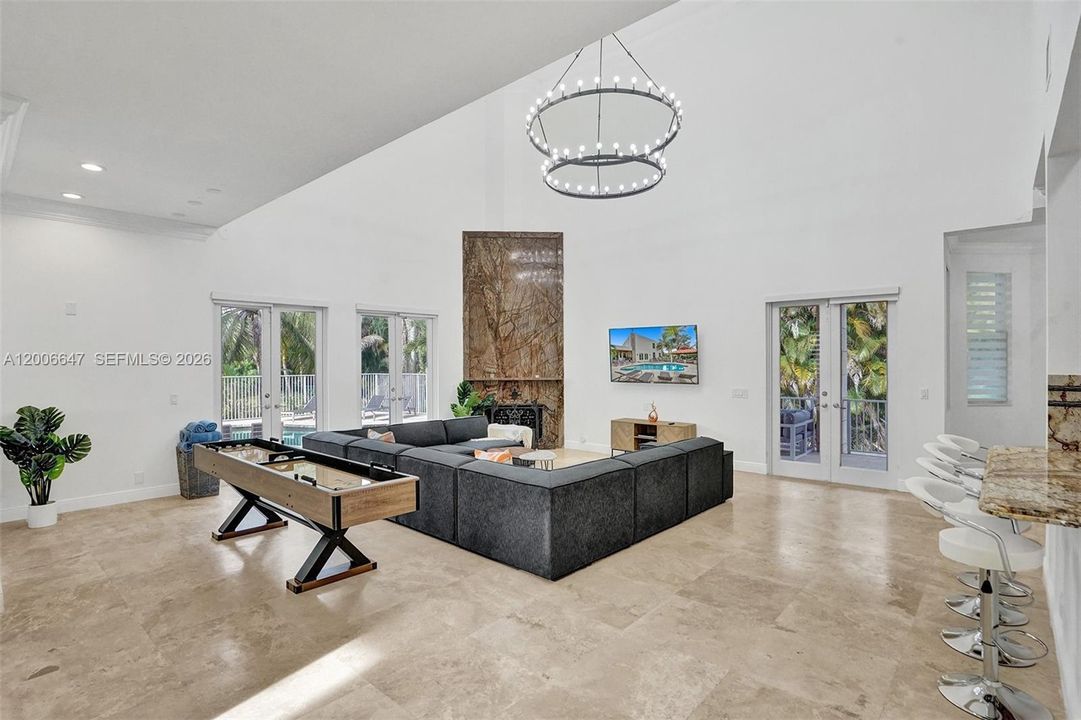 В аренду: $18,995 (9 спален, 6 ванн, 8368 Квадратных фут)