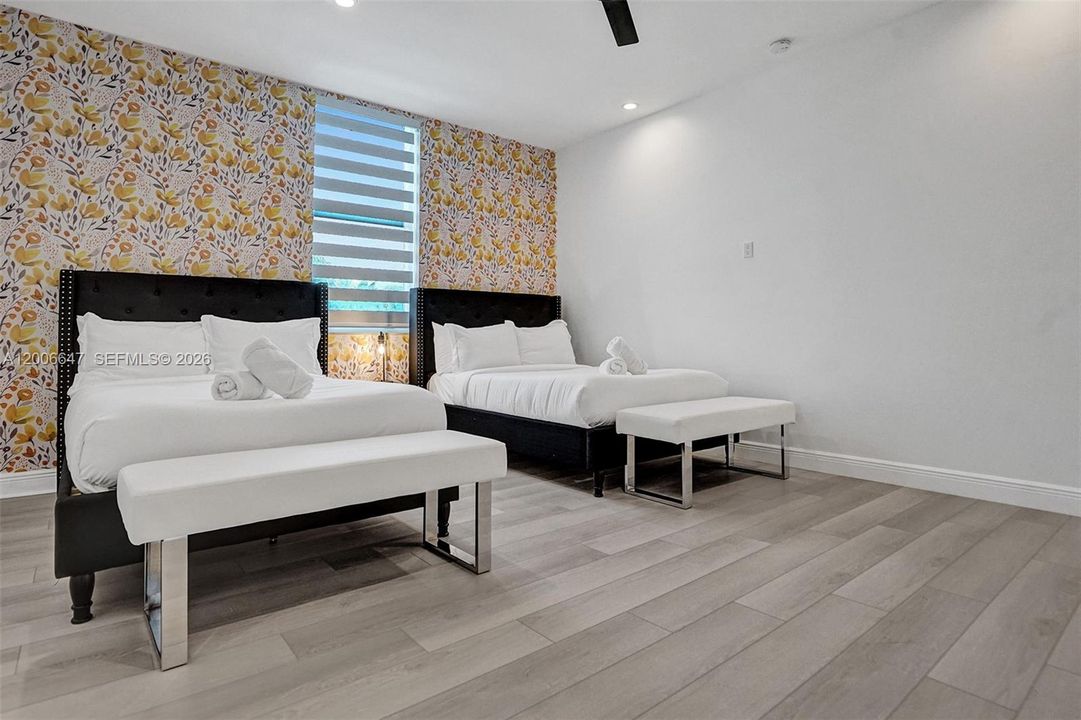 В аренду: $18,995 (9 спален, 6 ванн, 8368 Квадратных фут)